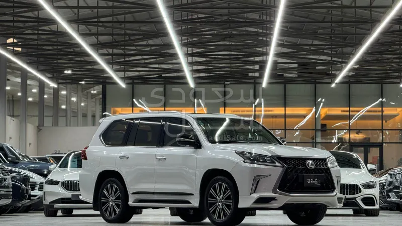 2020 لكزس إل إكس 570