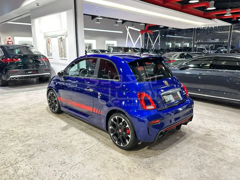 2021 فيات ابارث 595 كومبيتزيون