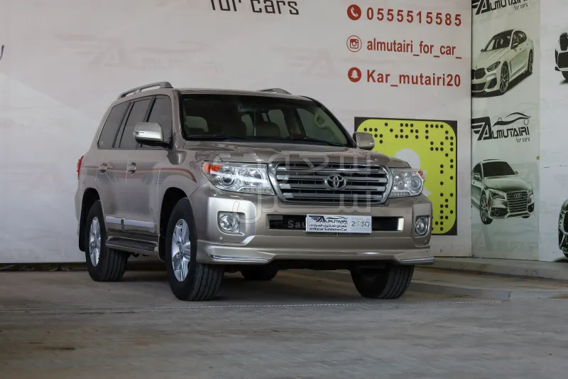 2012 تويوتا لاند كروزر جي اكس ار
