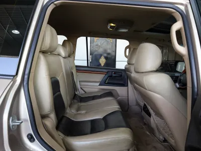 2012 تويوتا لاند كروزر جي اكس ار