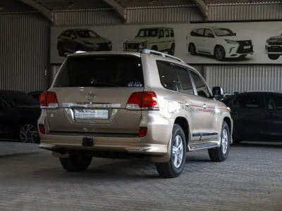 2012 تويوتا لاند كروزر جي اكس ار