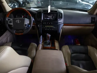 2012 تويوتا لاند كروزر جي اكس ار