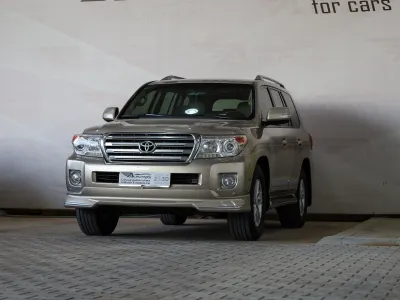 2012 تويوتا لاند كروزر جي اكس ار