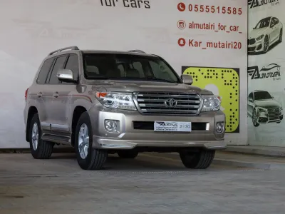 2012 تويوتا لاند كروزر جي اكس ار
