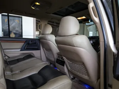 2012 تويوتا لاند كروزر جي اكس ار