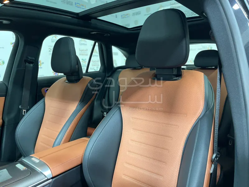 2023 مرسيدس - بنز جي إل سي 200 اي ام جي