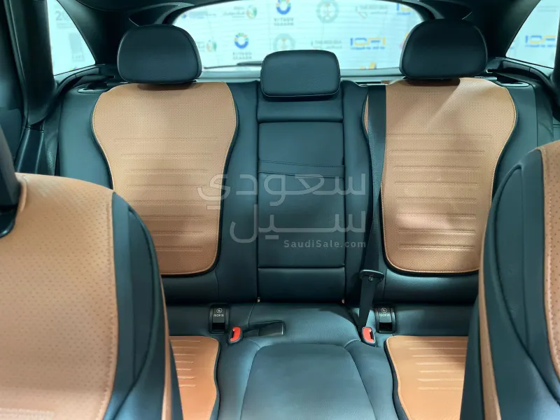 2023 مرسيدس - بنز جي إل سي 200 اي ام جي