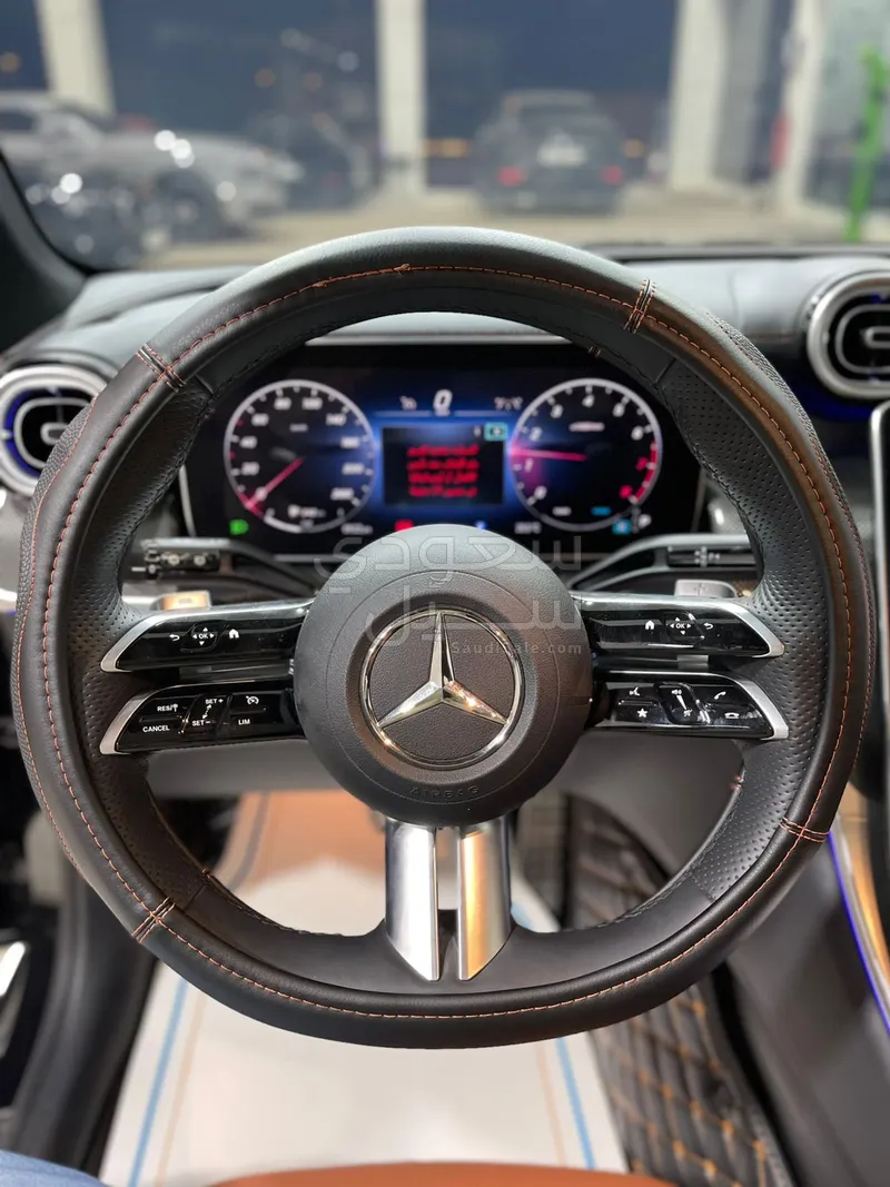 2023 مرسيدس - بنز جي إل سي 200 اي ام جي