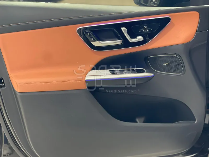 2023 مرسيدس - بنز جي إل سي 200 اي ام جي