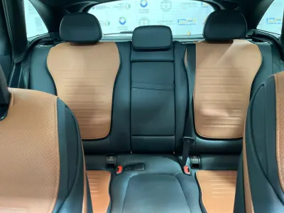 2023 مرسيدس - بنز جي إل سي 200 اي ام جي