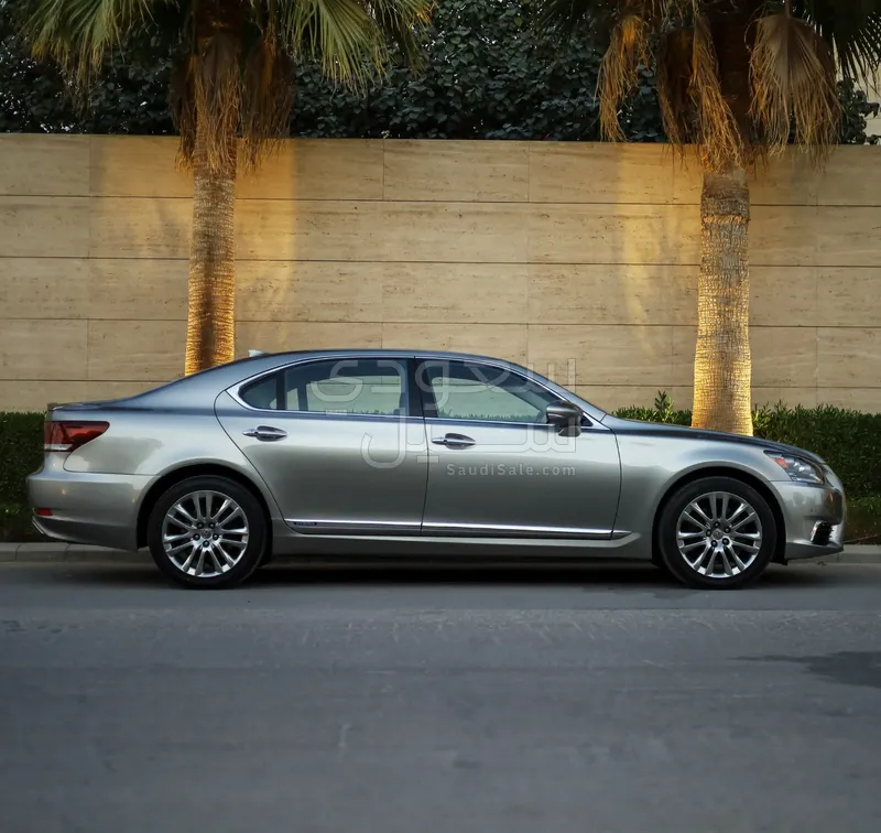 2015 لكزس إل إس 460