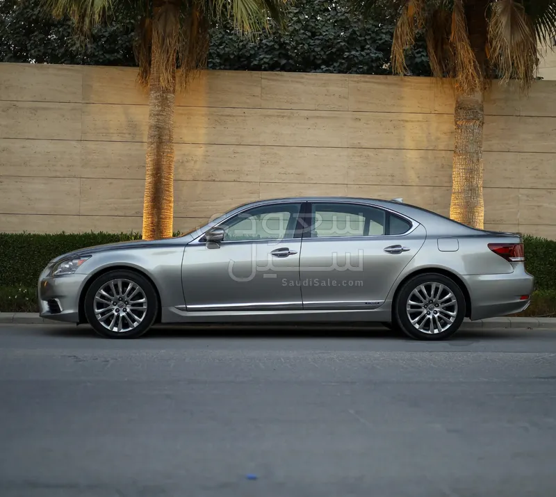 2015 لكزس إل إس 460