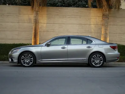 2015 لكزس إل إس 460