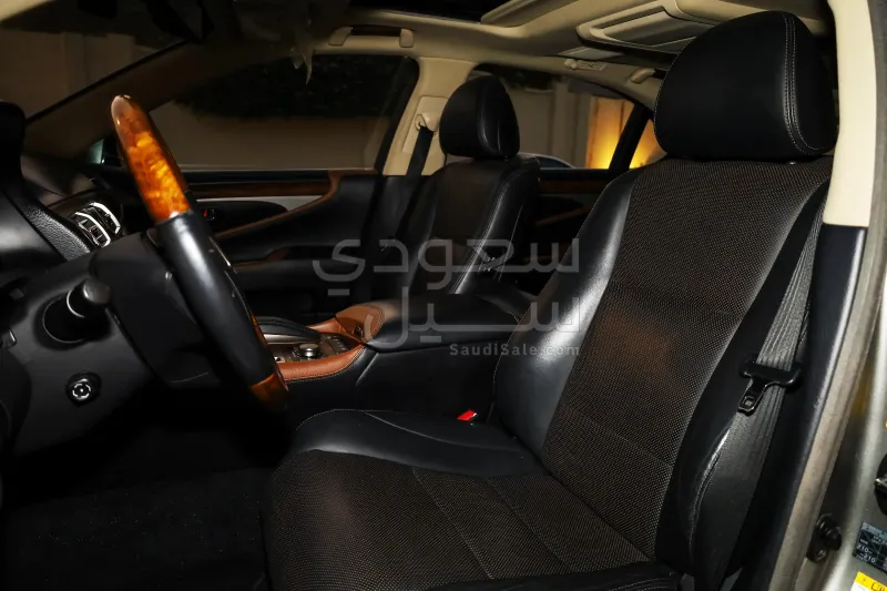 2015 لكزس إل إس 460