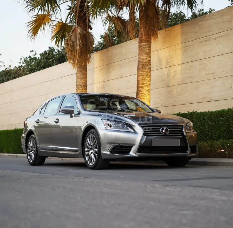 2015 لكزس إل إس 460