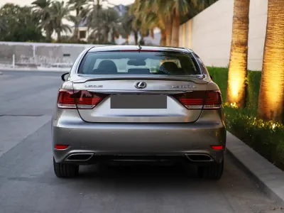 2015 لكزس إل إس 460