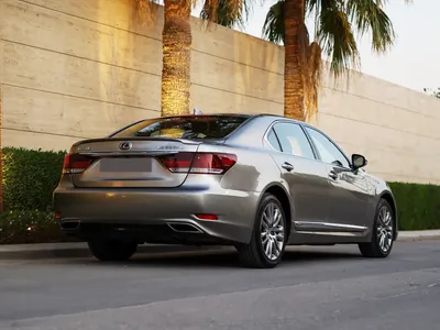 2015 لكزس إل إس 460