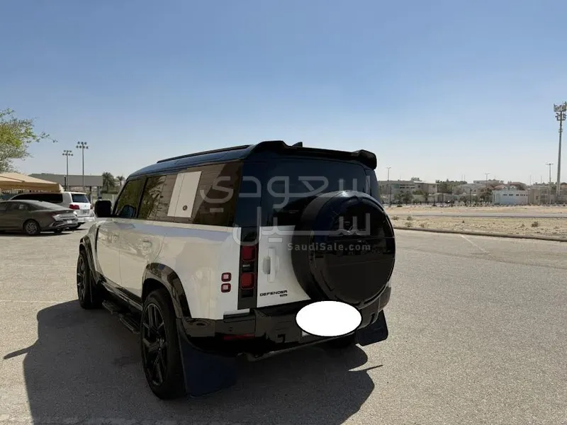 2023 لاند روفر ديفيندر 110