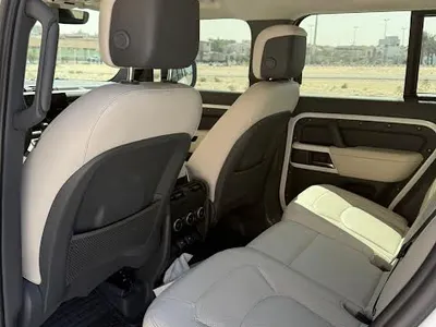 2023 لاند روفر ديفيندر 110