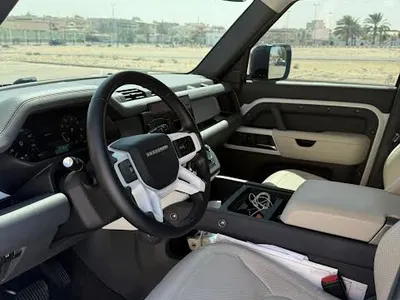 2023 لاند روفر ديفيندر 110