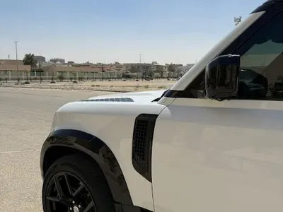 2023 لاند روفر ديفيندر 110