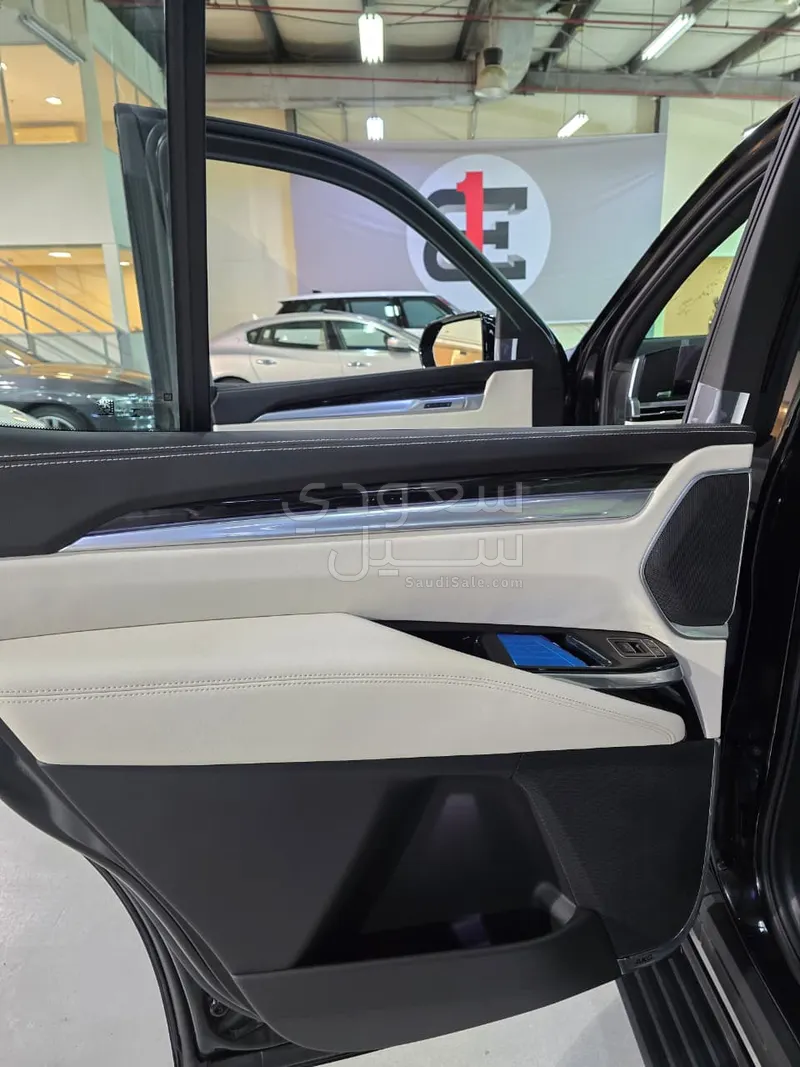 2025 Cadillac Escalade Sport