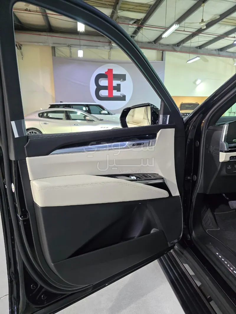 2025 Cadillac Escalade Sport