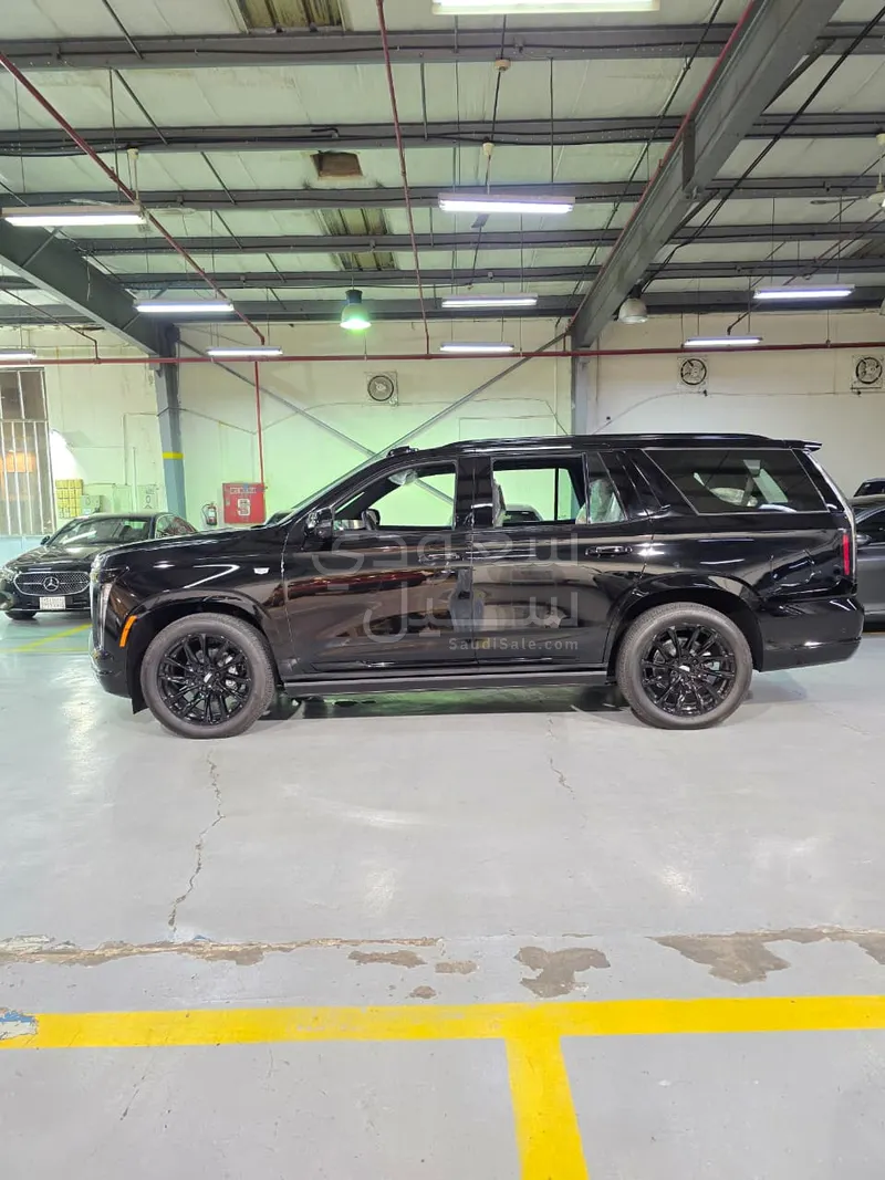 2025 Cadillac Escalade Sport