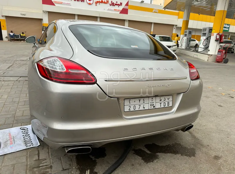 2011 بورش بانميرا 4 اس