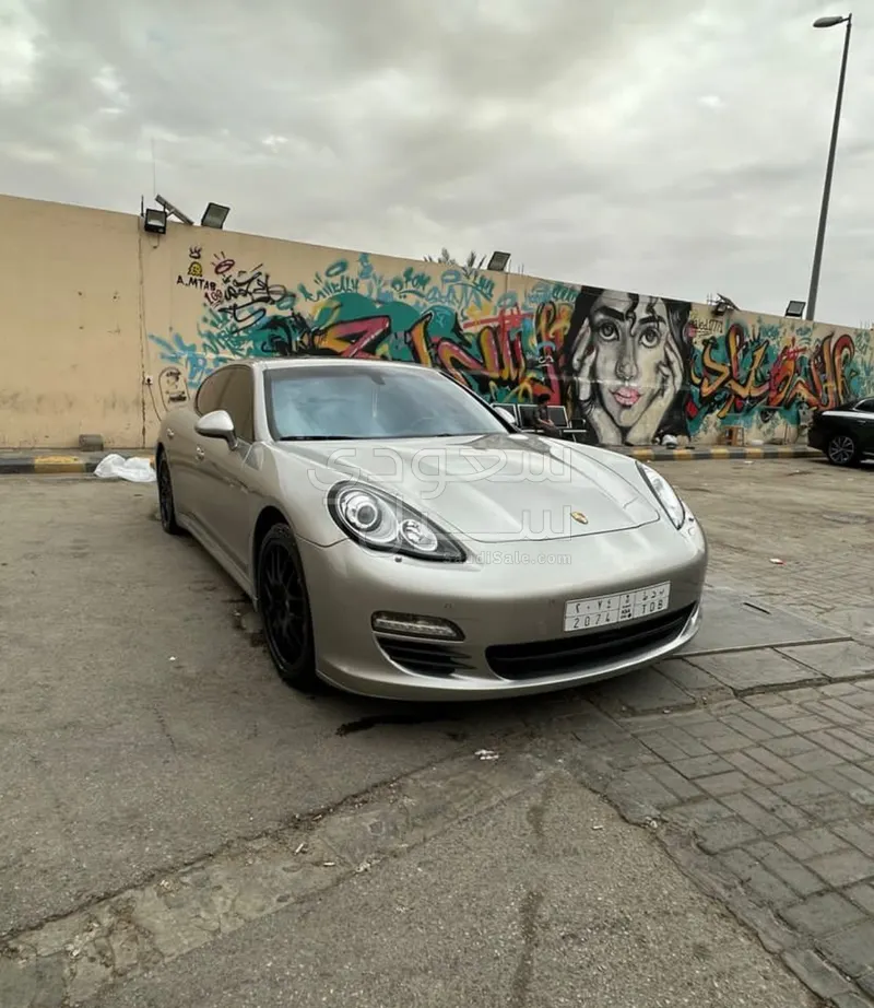 2011 بورش بانميرا 4 اس