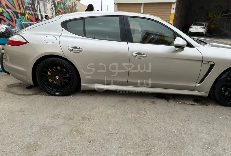 2011 بورش بانميرا 4 اس