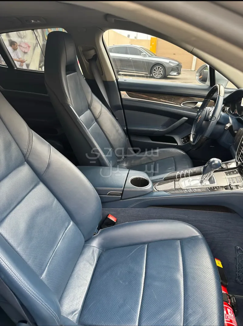 2011 بورش بانميرا 4 اس