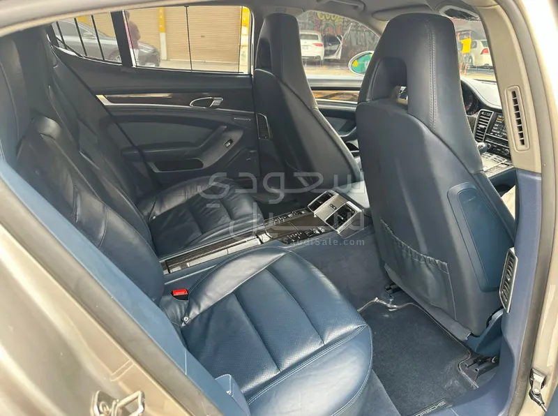 2011 بورش بانميرا 4 اس