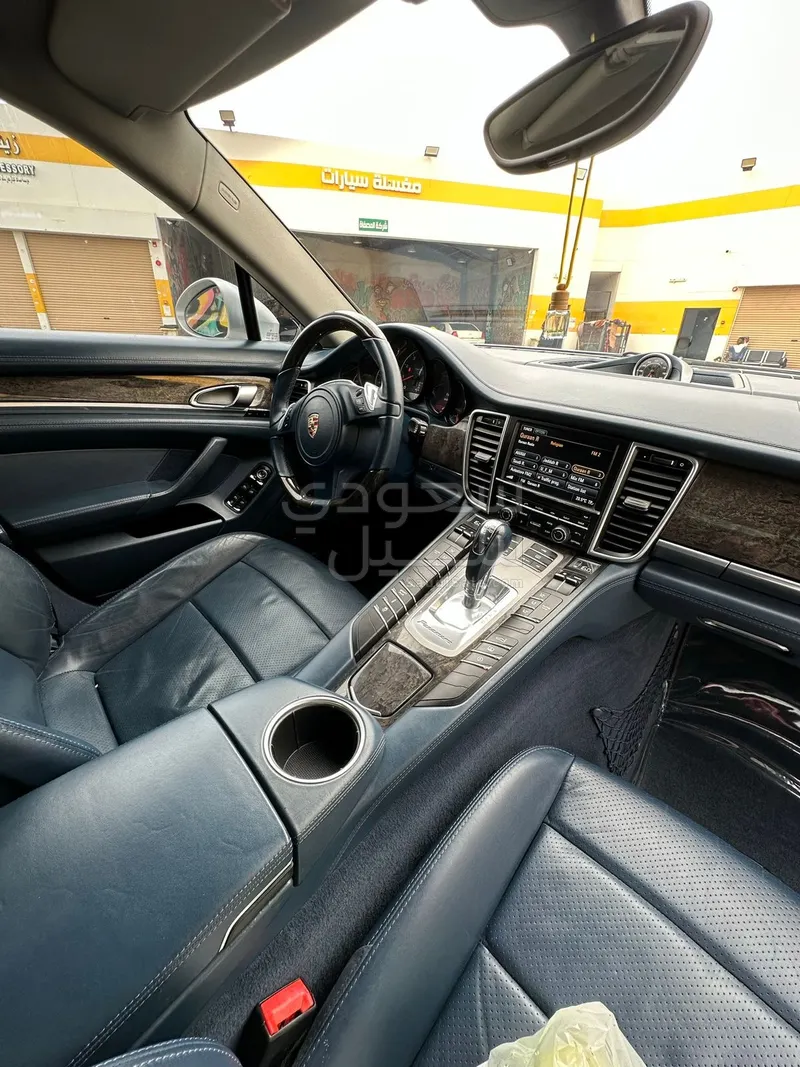 2011 بورش بانميرا 4 اس