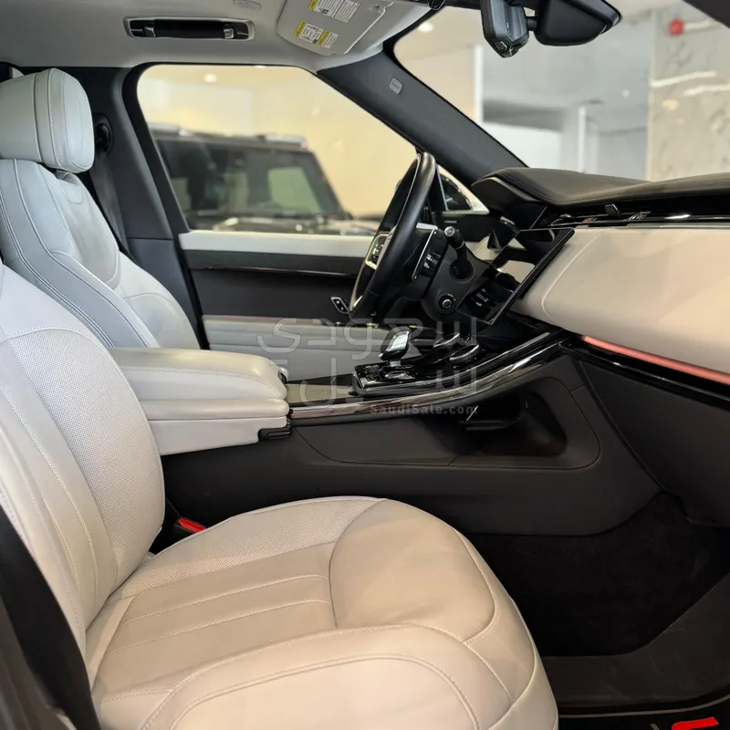 2023 لاند روفر رينج روفر سبورت اس اي