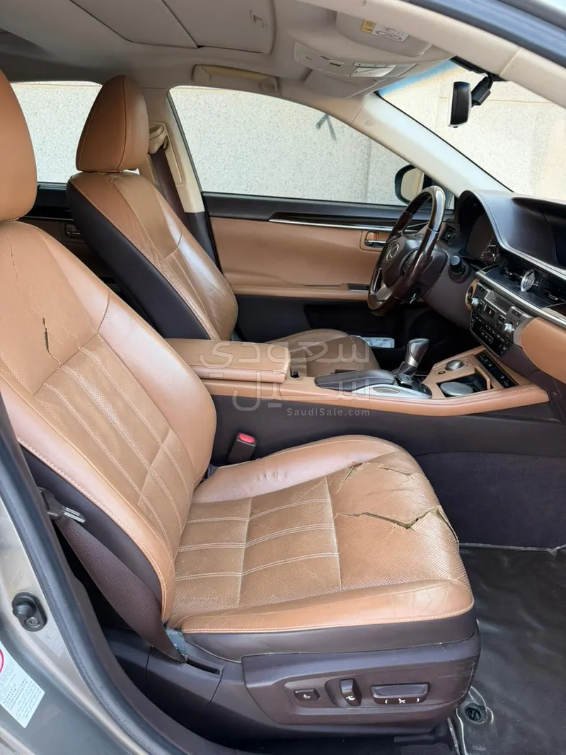 2016 لكزس إي إس 350