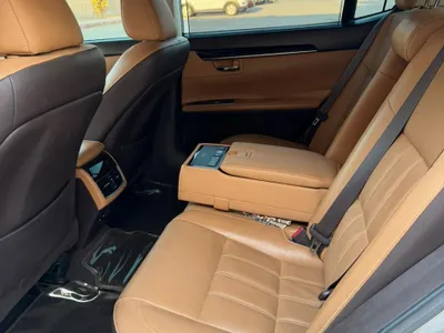 2016 لكزس إي إس 350