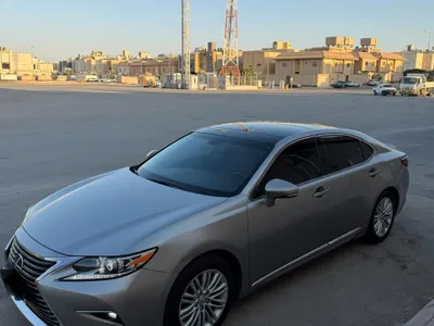 2016 لكزس إي إس 350