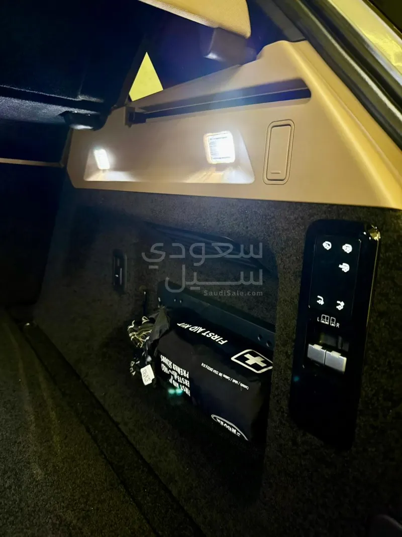 2022 لاند روفر رينج روفر اتش اس اي