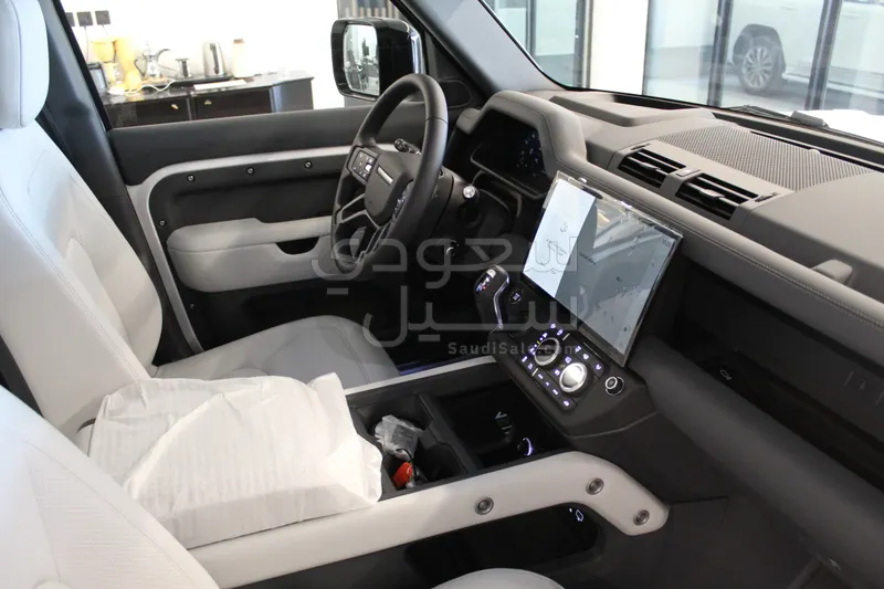 2026 لاند روفر ديفيندر 110