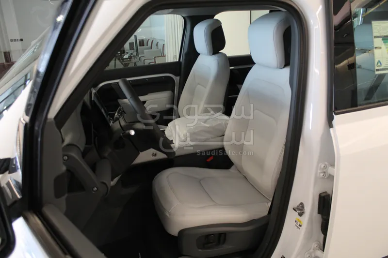 2026 لاند روفر ديفيندر 110