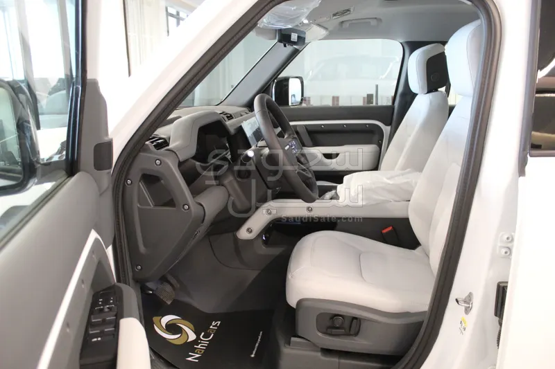 2026 لاند روفر ديفيندر 110