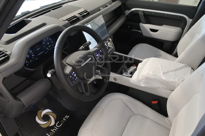 2026 لاند روفر ديفيندر 110