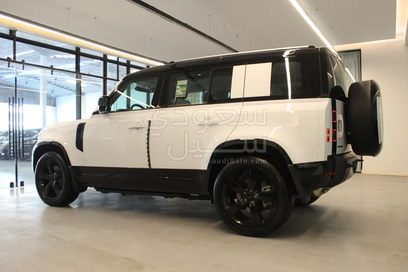 2026 لاند روفر ديفيندر 110