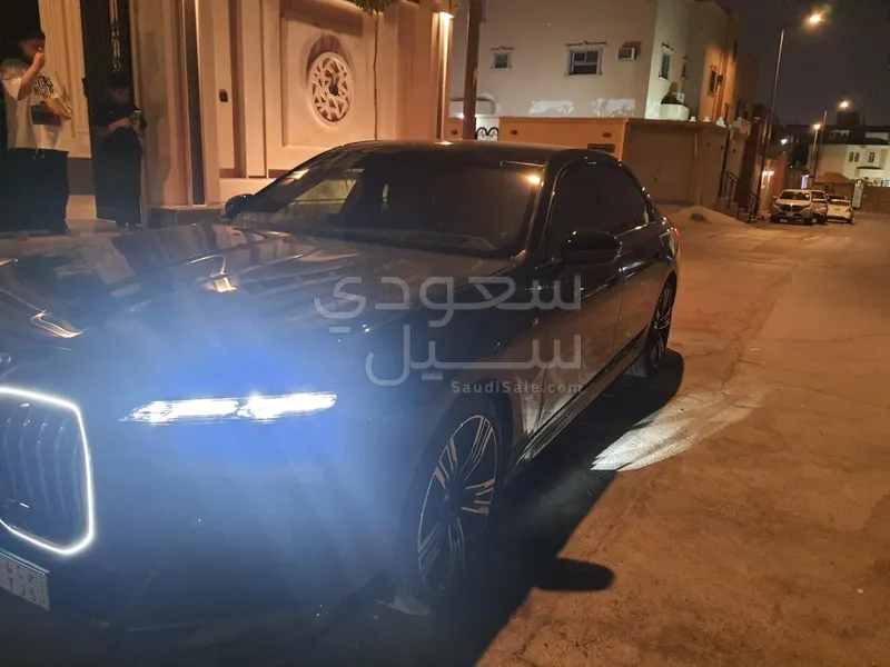 2026 بي ام دبليو الفئة السابعة 735أي