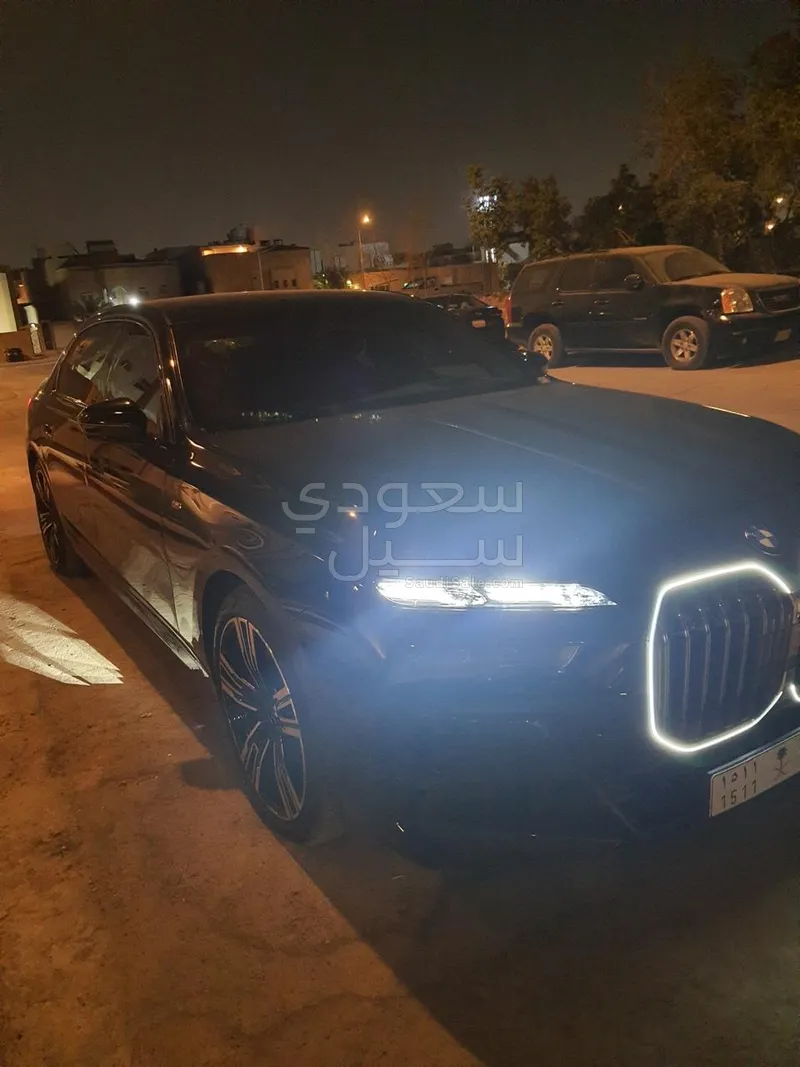 2026 بي ام دبليو الفئة السابعة 735أي