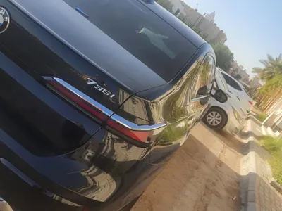 2026 بي ام دبليو الفئة السابعة 735أي