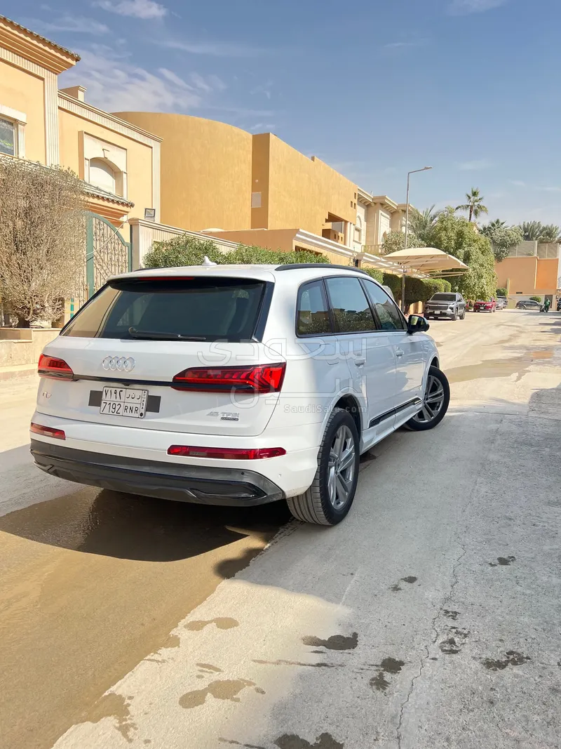 2023 اودي كيو 7