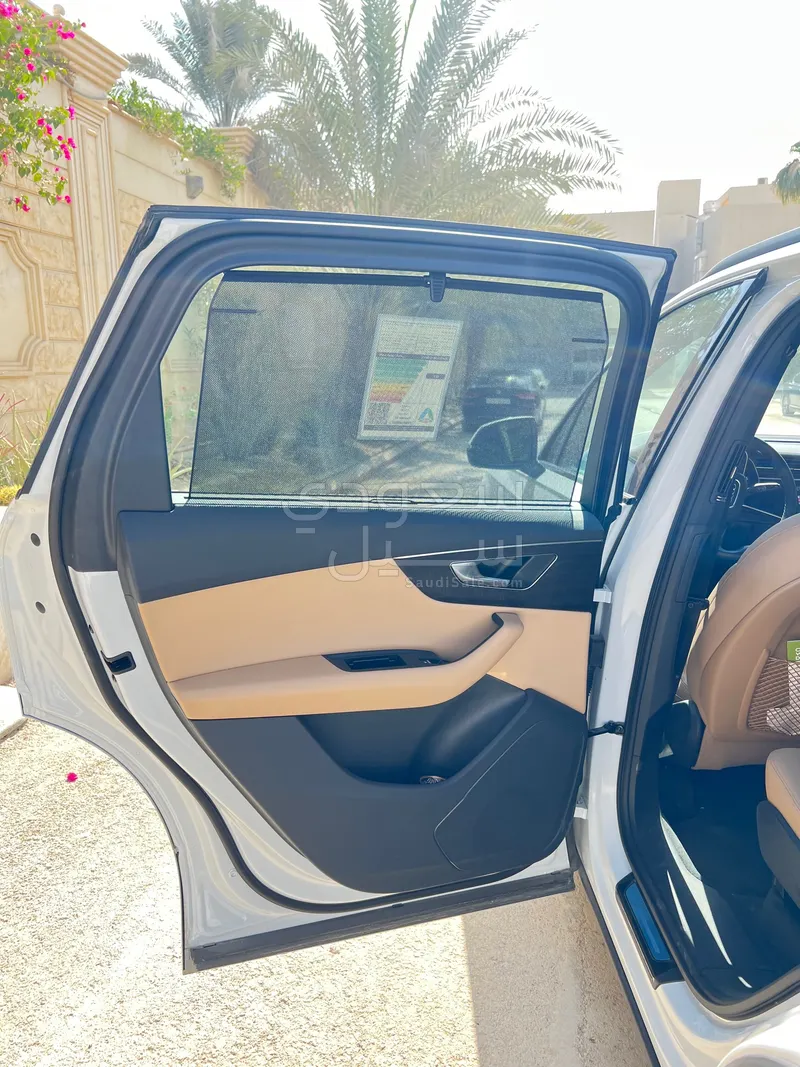 2023 اودي كيو 7