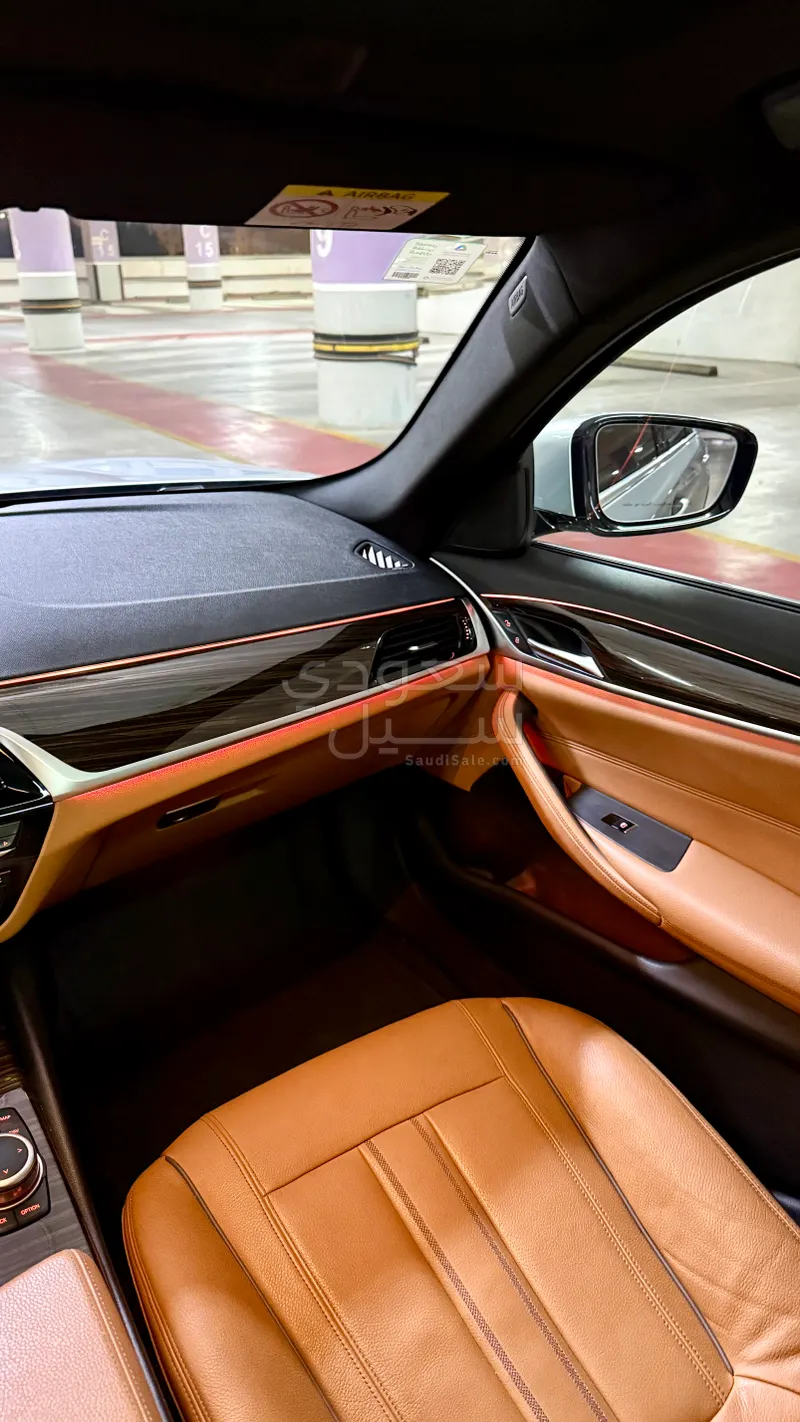 2021 بي ام دبليو الفئة الخامسة 520 أي